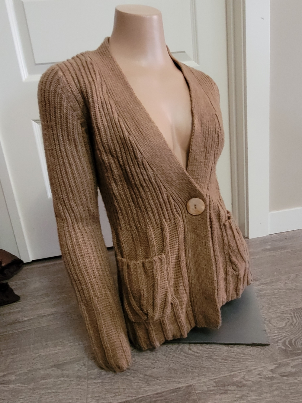 Women's Brown Ribbed Knit Single-Button Cardigan